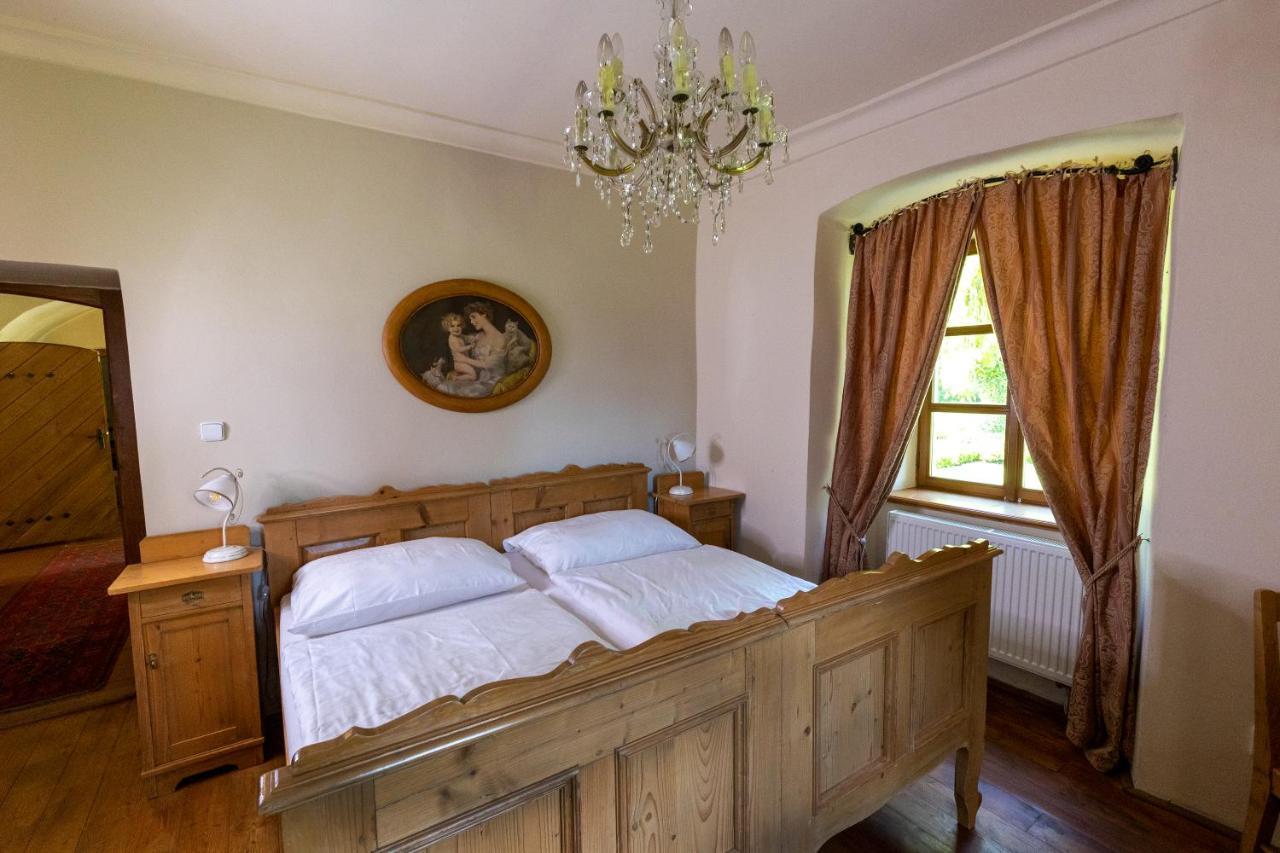 Zamecek Klokocov Hotel Buitenkant foto